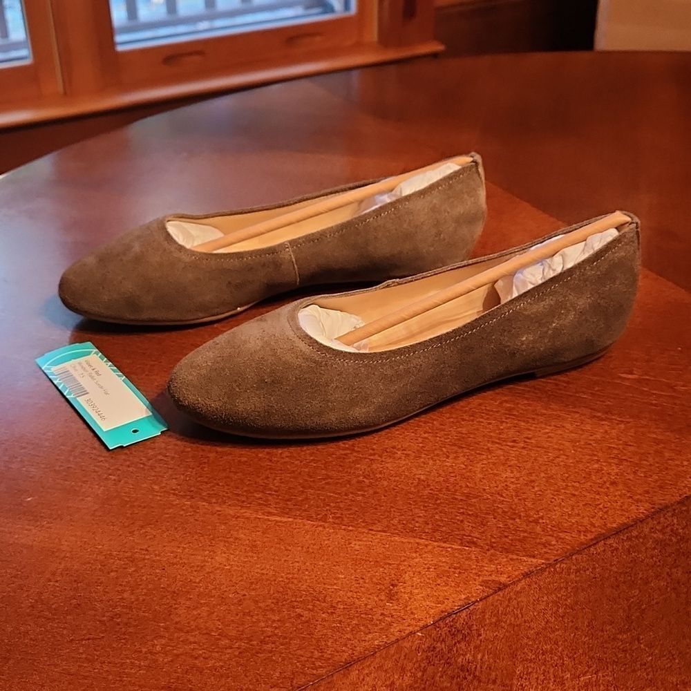 Violet & Red Windsor Suede Leather Round Toe Ballet Flats, 7.5, Olive Green